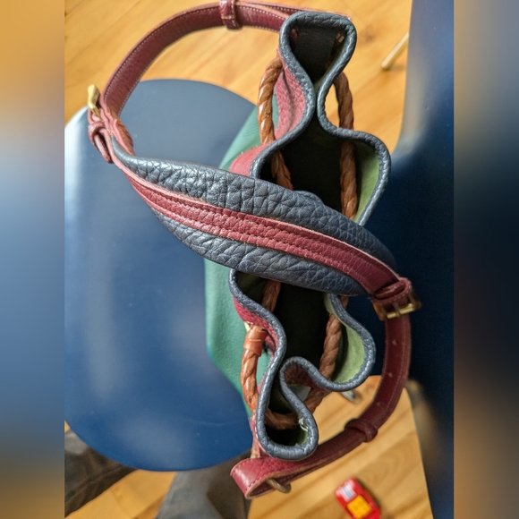 DOONEY & BOURKE | Red Navy Burgundy All Weather Leather Bucket Bag - Picture 3 of 6